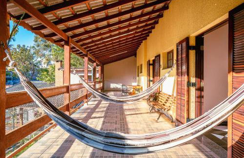 Refúgio e diversão para FAMÍLIAS a 60 min de SP - Piscina, Churrasqueira, wifi 300Mbps - PETFRIENDLY - Foto 5