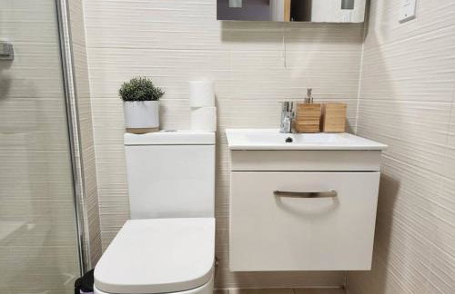 Horizon House, Luxury 2-Bedroom Ground floor flat, Parking, WiFi, Netflix - Foto 19