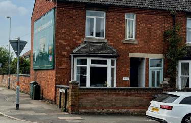 Huge 4 bed in the heart of Kettering - Foto 3