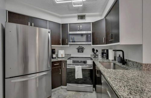 Cozy Golf Condo with 3 Pools, Gym and Just 15 Minutes to Airport - Foto 22