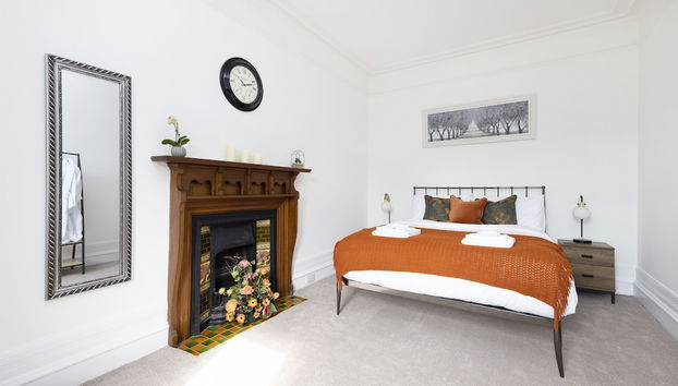 JOIVY Aurora House - 4 Bed With Hot Tub And Sea View - Photo 3, Chambre