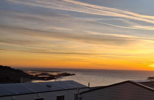 2Bed-Cabin Sleeps 4 WiFi Free Parking Sea Views - Photo 15
