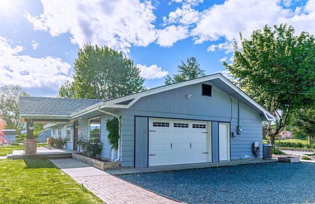 Racing Horse Ranch with Unlimited Golf - Photo 28