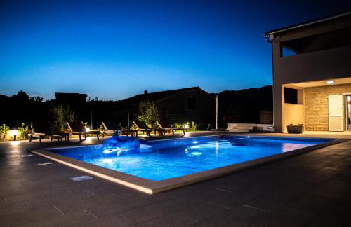 Villa Macanovi dvori with private pool - Photo 48