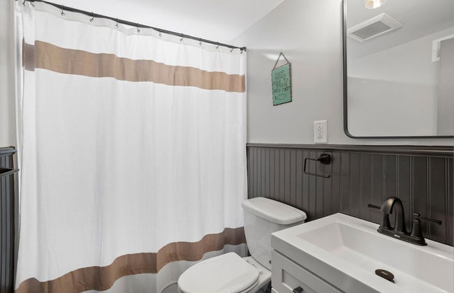 The Breck by Avantstay Modern 6bdr Cabin w/ Hot Tub & Game Room - Foto 13