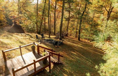 HOT TUB! Cozy Spa Haven Sleepy Creek Bliss Lodge - Photo 35