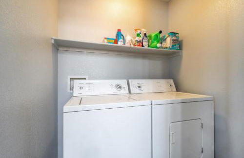 Fresh & Modern | Game Room + Yard - Foto 15