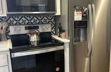 Blueberry Farm Cottage, Hot Tub, Creek, Game Room - Foto 30