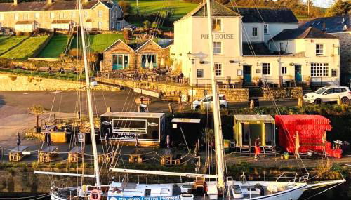 Stunning Yacht Sea Lion in Charlestown Harbour, Cornwall - Foto 4