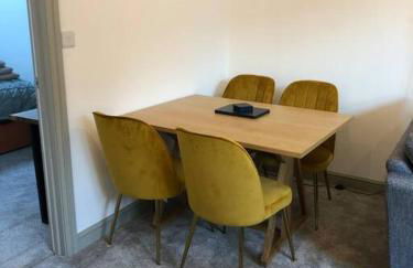 Smithy Bungalow, free private parking included, Buxton - Photo 30