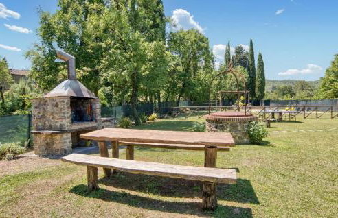 8 Bedroom Awesome Home In Arezzo - Foto 4