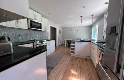 5 bedroom Cape with a pool and large yard - Foto 8