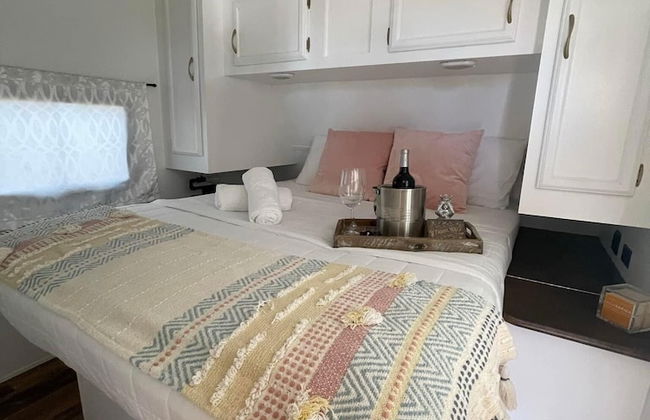 El Camper with private pool - Photo 5