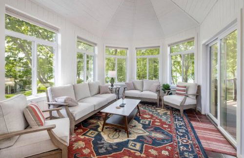 Immerse in Luxury Grand 5BR Lakefront Haven Views - Foto 18