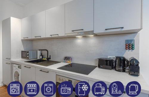 Modern, komplett saniert, in zentraler Citylage beim Kennedyplatz, voll ausgestatte Küche, offener Wohn- und Essbereich, helle Räume - Photo 7