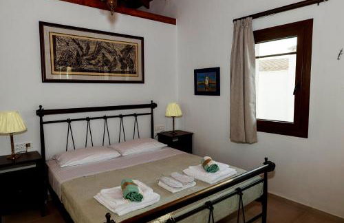 Annousa's House & Studios - Photo 23