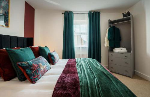 Large 4BR House Leeds, Contractor Friendly - Photo 19