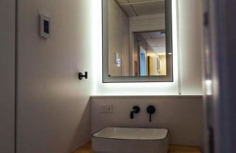 Modern Tiny House with hot tub & river near Stowe - Foto 12