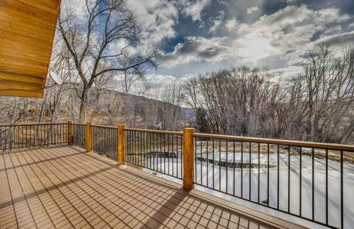 Deck and Pond Views! 2-Acre, Woodsy Rocky Mtn Haven - Foto 22