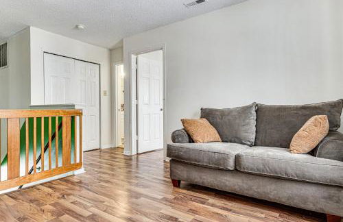 Patio and Yard! Family Home, 6 Mi to Airport - Foto 13