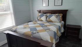 Charming Cabin in the Woods - Peaceful Glamping Spot near Owensville, Missouri - Foto 4