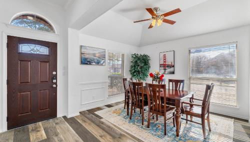 Frisco Escape Oasis Home w/Spa - Photo 5