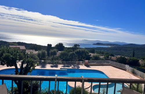 STUDIO POOL HOUSE 2 ETOILES VUE MER PANORAMIQUE AMAZING SEA VIEW WIFI LINGE LINEN INCLUS AIRCONDITIOn - Foto 29