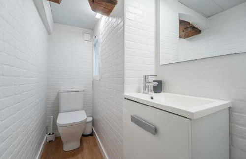 3min Walk Malasana - Trendy Cafes and Tapas Street - Photo 22