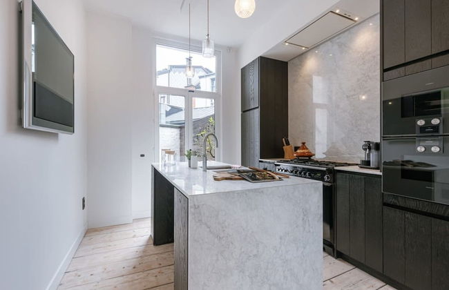 Charming House in the City of Antwerp With Parking - Foto 36