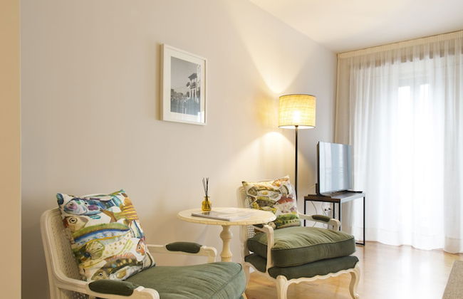 RVA Gustavo Eiffel Apartments - Photo 3