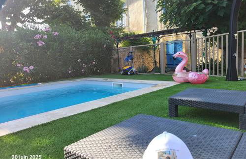 Gîte Coté Village - le cœur du village avec piscine - Foto 19