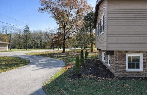 Private Oasis with Spacious Backyard - Foto 23