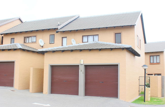 Cozy 3 Bed Duplex ,sleeps 6 With Double Bathroom - Photo 31