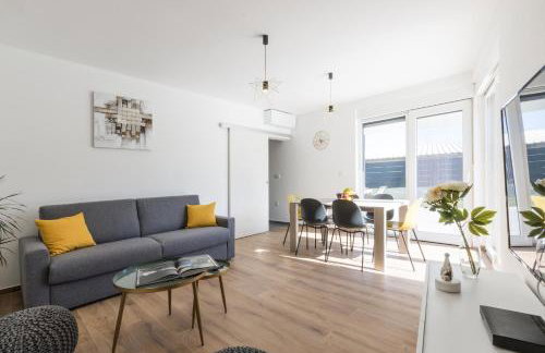 Modern 3-bedroom villa with a private pool - Photo 7