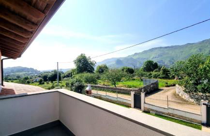 Casa Llanes con Jardín y Vistas – Mar y Cuera - Foto 12