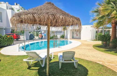 Pass the Keys Casa Ban, Spacious 3 Bedroom Townhouse - Photo 2
