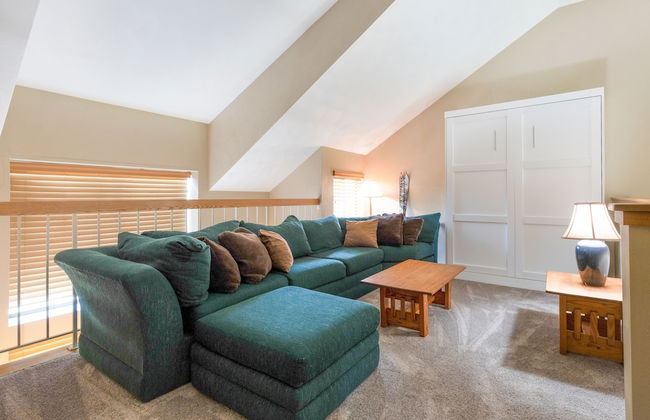 Seven Springs 2BR Loft Premium Condo, sleeps 11! by RedAwning - Foto 8