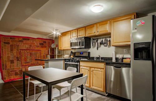 Rest Easy in this Bloomingdale English Basement - Foto 7