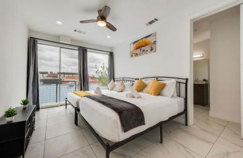 Metro View 2BR I Parking I King Bed I Workspace - Foto 10