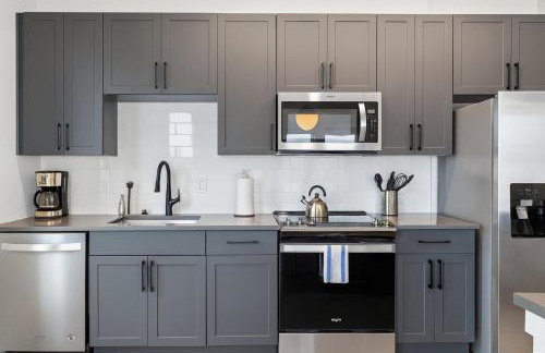 Luxury 2BR Steps from Railroad Park - Foto 25