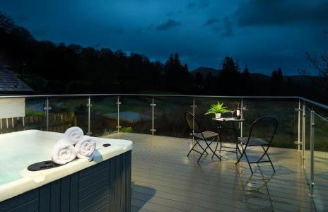 Fox Corner, Ambleside, romantic retreat for two, dog friendly, hot tub - Photo 3