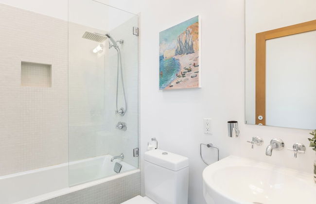 Venice View by Avantstay Walk to Venice Beach Rooftop, Ice Bath, Luxe Design - Photo 27