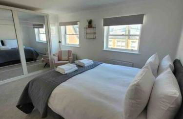 5 Bed Modern Cheltenham Town Centre Home - Photo 13