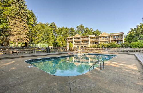 Lake Getaway Walk Across Street to Private Beach! - Foto 14