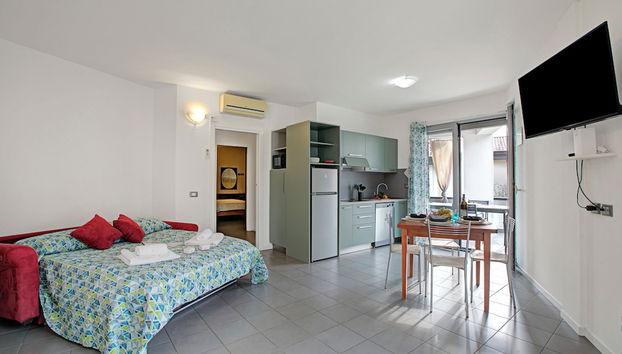 Rosy House 100m From Lake& Shared Pool - Foto 5, Quarto