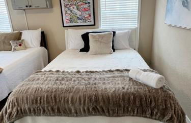Family Fun! Sleeps 8, King Bed, 2 Queens, and Sofa Bed, Games - in Rogers - Foto 23