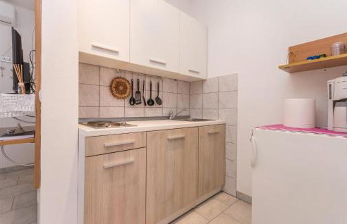 3 Bedroom Amazing Apartment In Banjevci - Foto 6