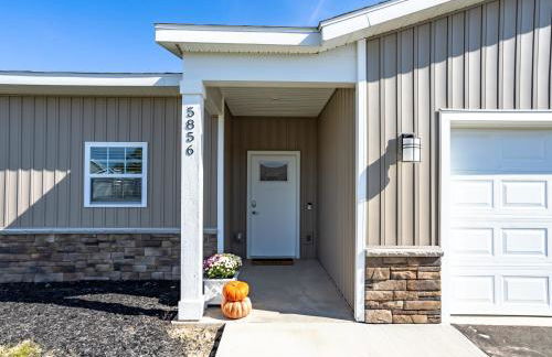 Modern 2BR 2BA New Build Condo with Garage & Patio - Foto 4