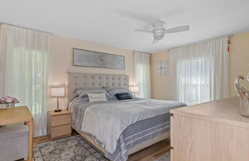 Minutes to boat ramps and beach and private pool! - Foto 16