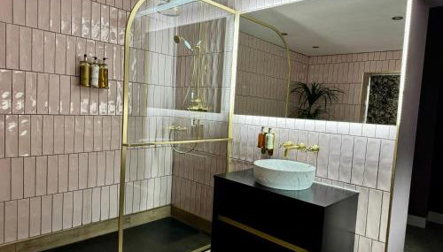 Secret Garden House - 7 bed Manor House with Hot Tub and Magical walled Gardens - Foto 4, Shower